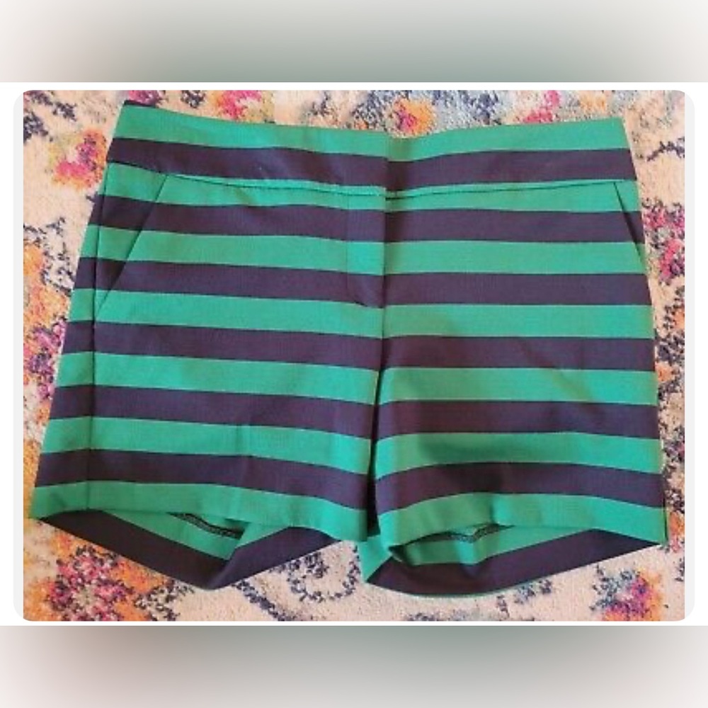 Outback red shorts sz. 6